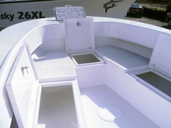 Dusky 278 Open Fisherman storage