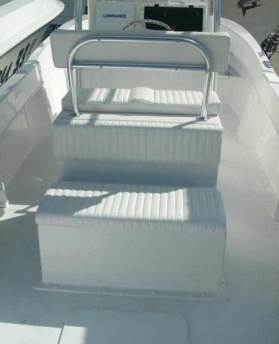 Dusky 278 Open Fisherman bench seat
