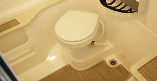 Everglades 273CC toilet