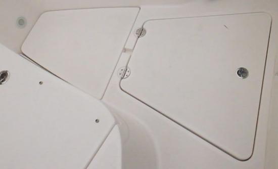 Everglades 335CC fish box