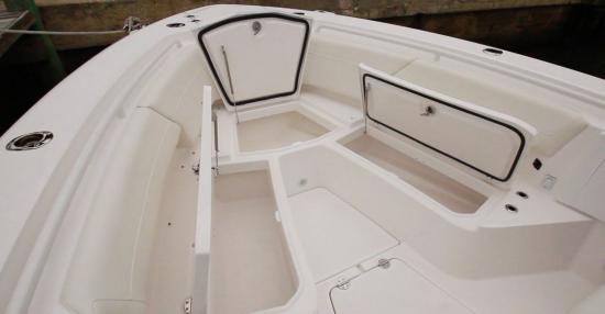 Everglades 335CC lockers