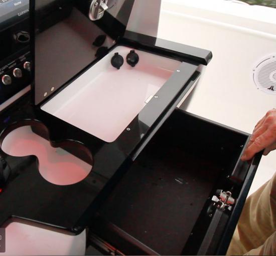 Everglades 335CC glove box