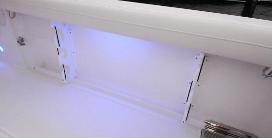 Everglades 335CC gunwale