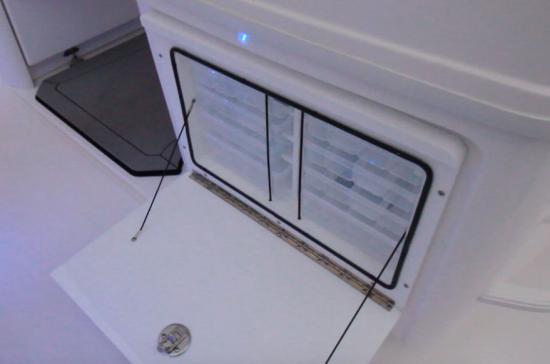 Everglades 335CC plano boxes