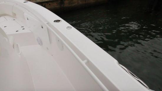 Everglades 335CC bowrail