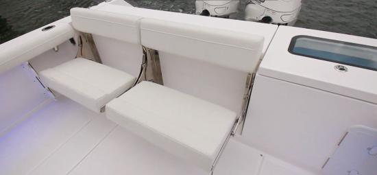 Everglades 335CC rear seats