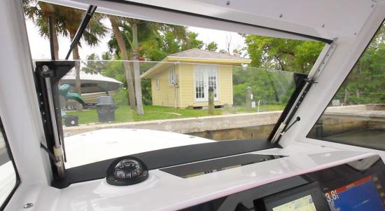 Everglades 335CC windshield