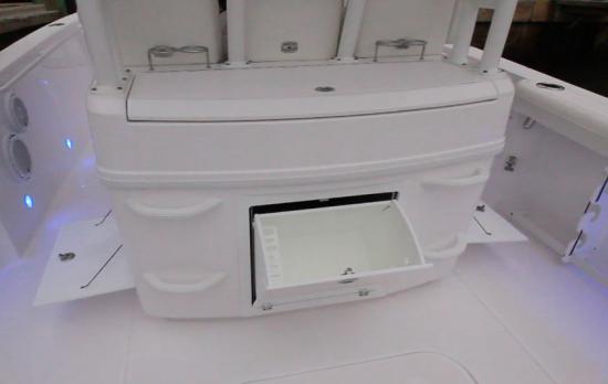 Everglades 335CC work station