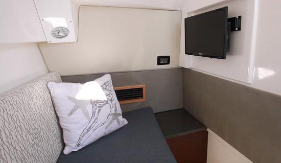 Everglades 340DC cabin