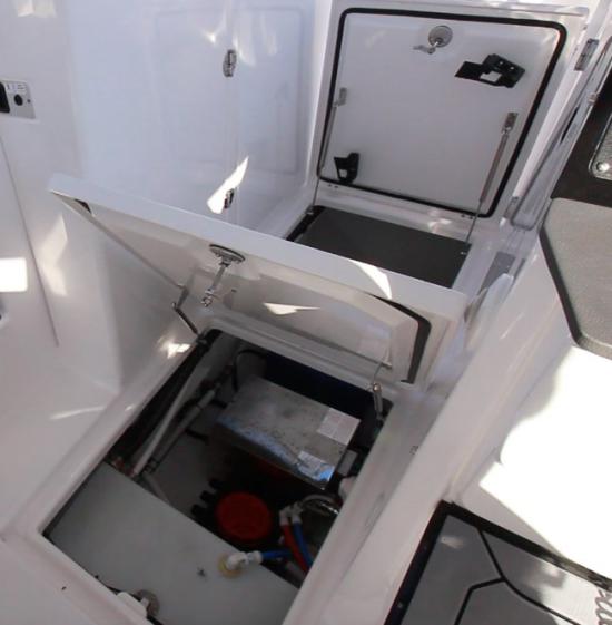 Everglades 340DC hatches