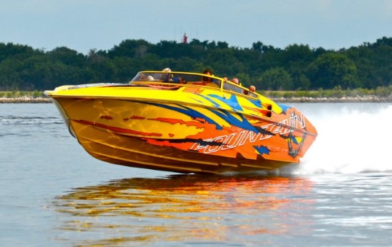 How to Drive a Fast Boat Safely running