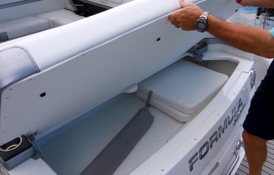 Formula 350 CBR OB aft sunpad