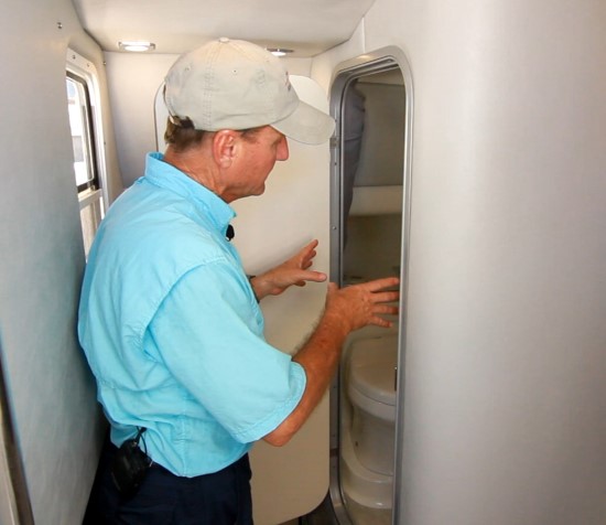 Formula 350 CBR OB cabin