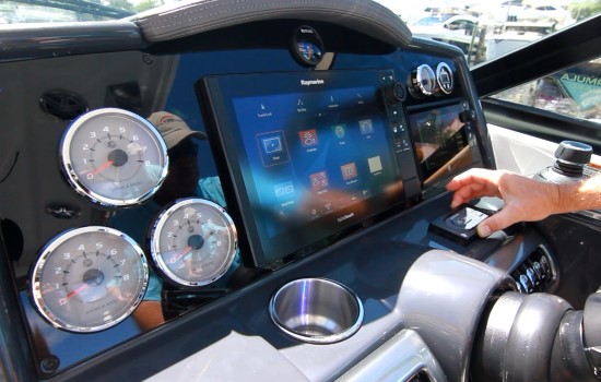 Formula 350 CBR OB helm dash