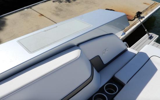 Formula 400 Super Sport Crossover boarding steps