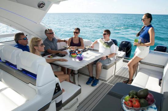 Formula 400 Super Sport Crossover cockpit table