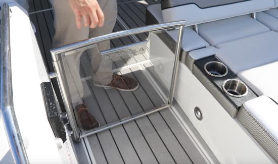 Formula 400 Super Sport Crossover gate