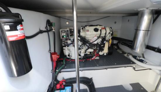 Formula 400 Super Sport Crossover crawl space