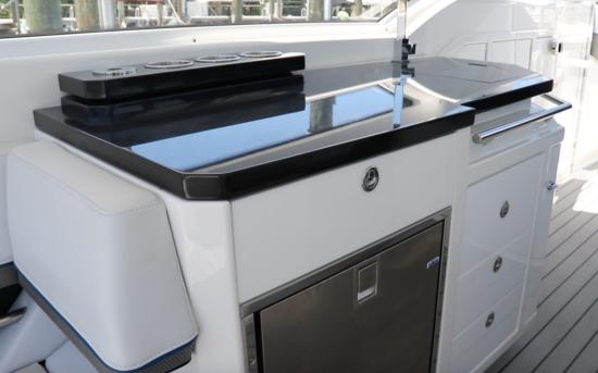 Formula 400 Super Sport Crossover galley
