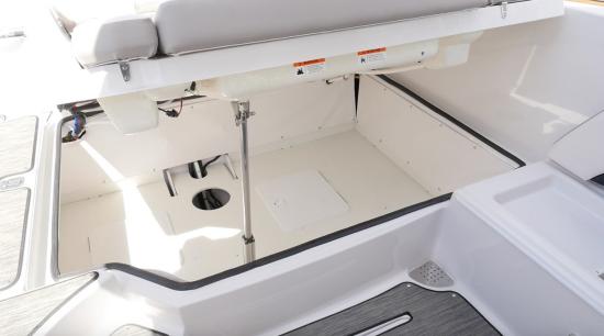 Four Winns Horizon 350 OB storage
