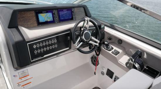 Four Winns Horizon 350 OB toggle switches