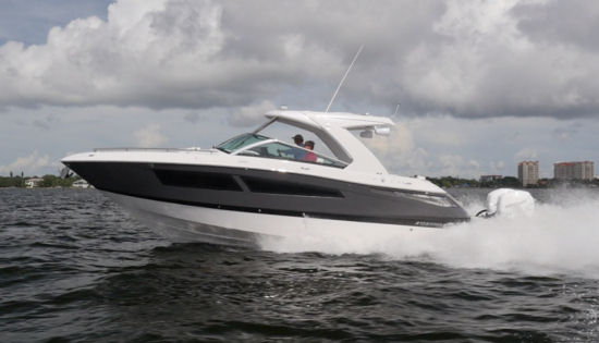 Four Winns Horizon 350 OB running