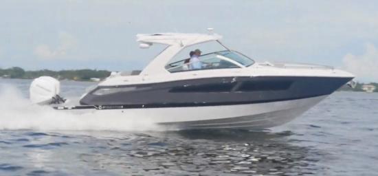 Four Winns Horizon 350 OB running