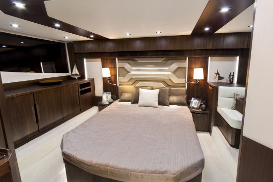 Galeon 500 Fly cabin