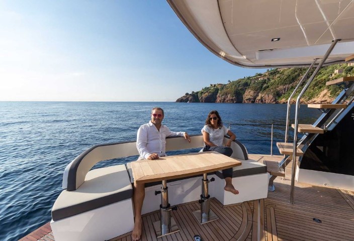 Galeon 500 Fly cockpit