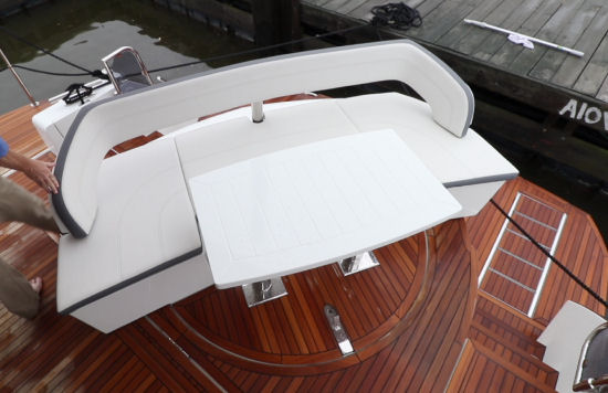 Galeon 500 Fly cockpit