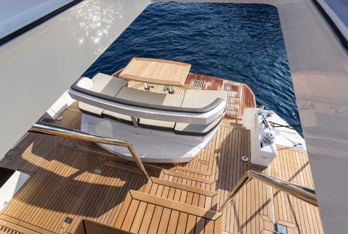 Galeon 500 Fly cockpit