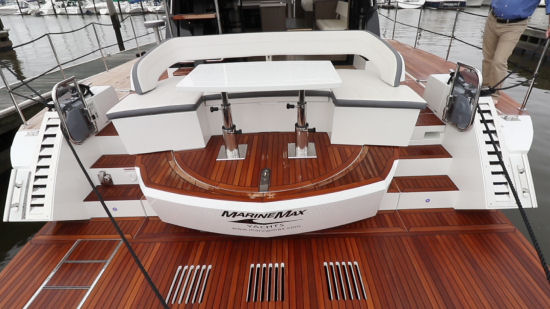 Galeon 500 Fly cockpit