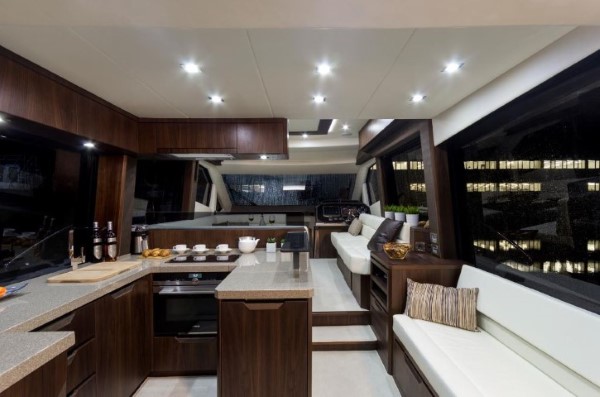 Galeon 500 Fly galley