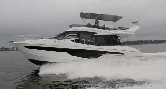 Galeon 500 Fly running