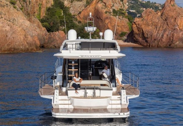 Galeon 500 Fly stern
