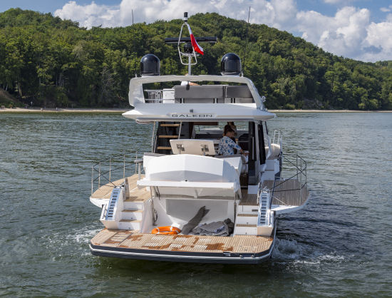 Galeon 500 Fly stern