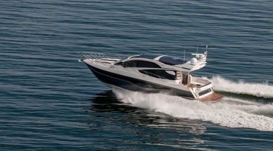 Galeon 560 Skydeck Closed