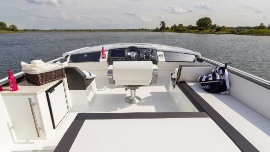Galeon 560 Skydeck Starboard Seat