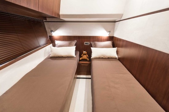 Galeon 560 Skydeck Nightstands