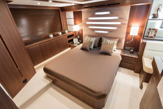 Galeon 560 Skydeck Full-Beam Master