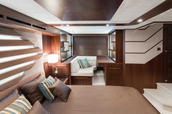 Galeon 560 Skydeck Desk