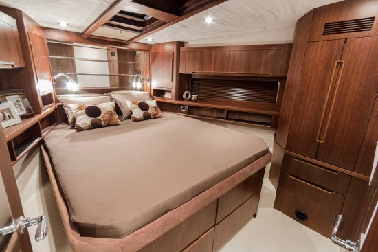 Galeon 560 Skydeck VIP Storage