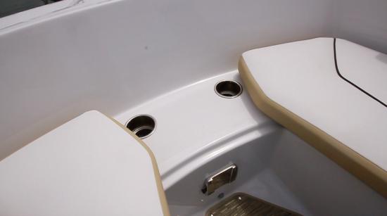 Glastron GTD 180 bow step