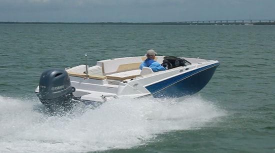 Glastron GTD 180 running