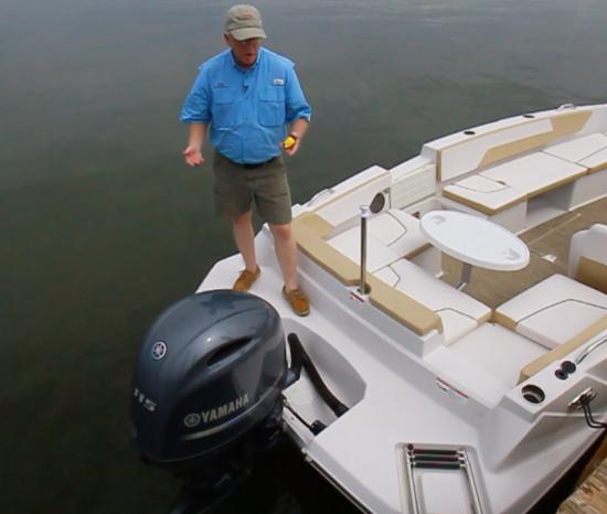 Glastron GTD 180 swim platform