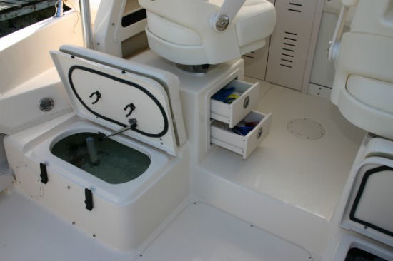 Grady-White Gulfstream 232 livewell