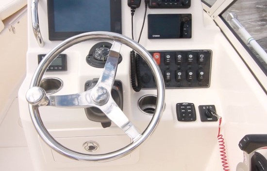 Grady-White Freedom 215 Helm Console Space