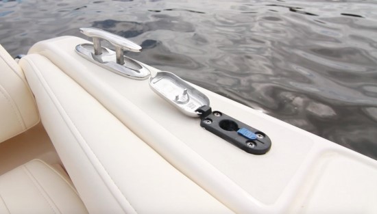 Grady-White Freedom 215 Navigation Light Receptacle