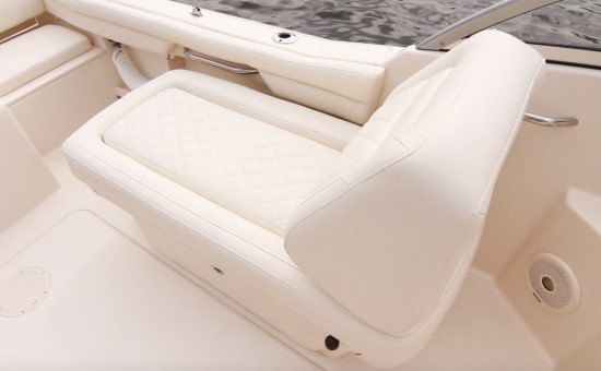 Grady-White Freedom 215 Aft-Facing Lounge