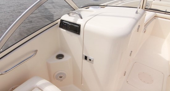 Grady-White Freedom 215 Port Side Console